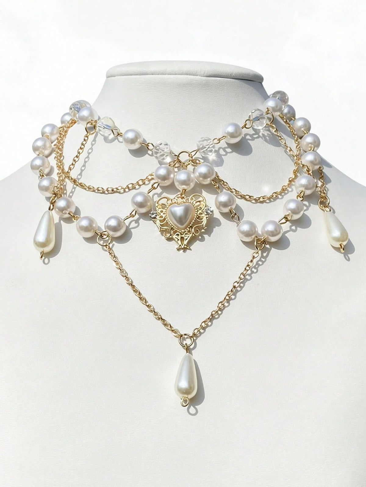 Reina Blanca Alicia